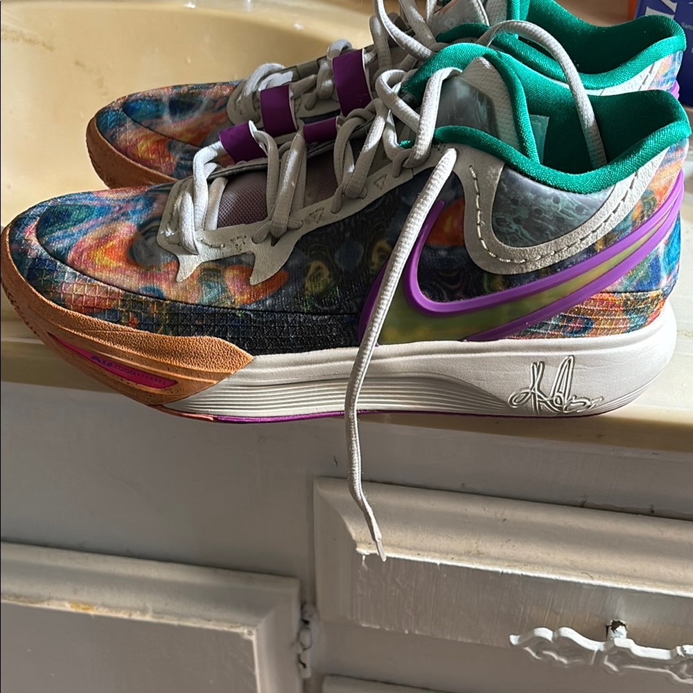 Nike Kyrie 8 Circle OF Live Multicolor Athletic Shoes size 9.5 DQ3840-001